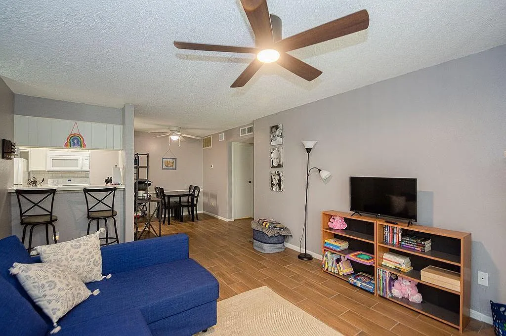 1 bed, 1.0 bath, 588 sqft, $1,400 — Photo 4