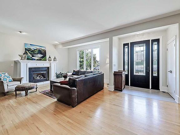 3rd image of 616 S 47th Ave SW