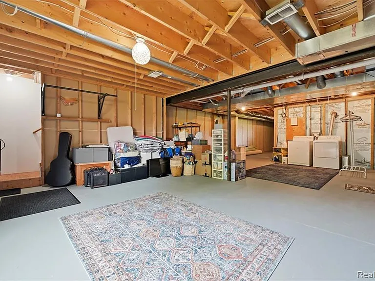 1765 Townsend St — Photo 32