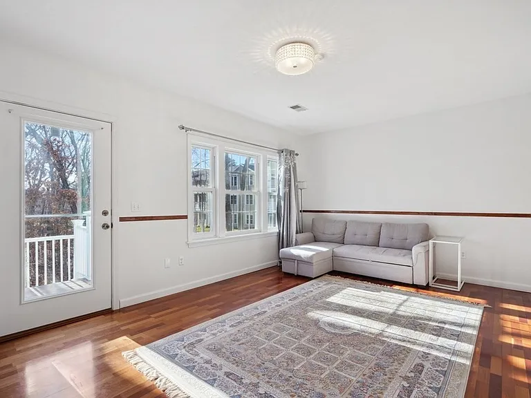 310 Tilden Commons Ln #310 — Photo 4