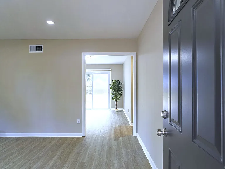11304 Largo Dr — Photo 7