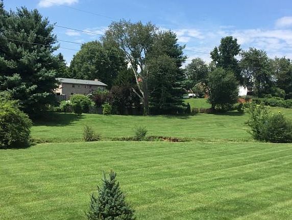 2nd image of 1725 Lakeview Dr #22