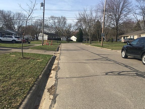 5th image of 762 Andrew Ave