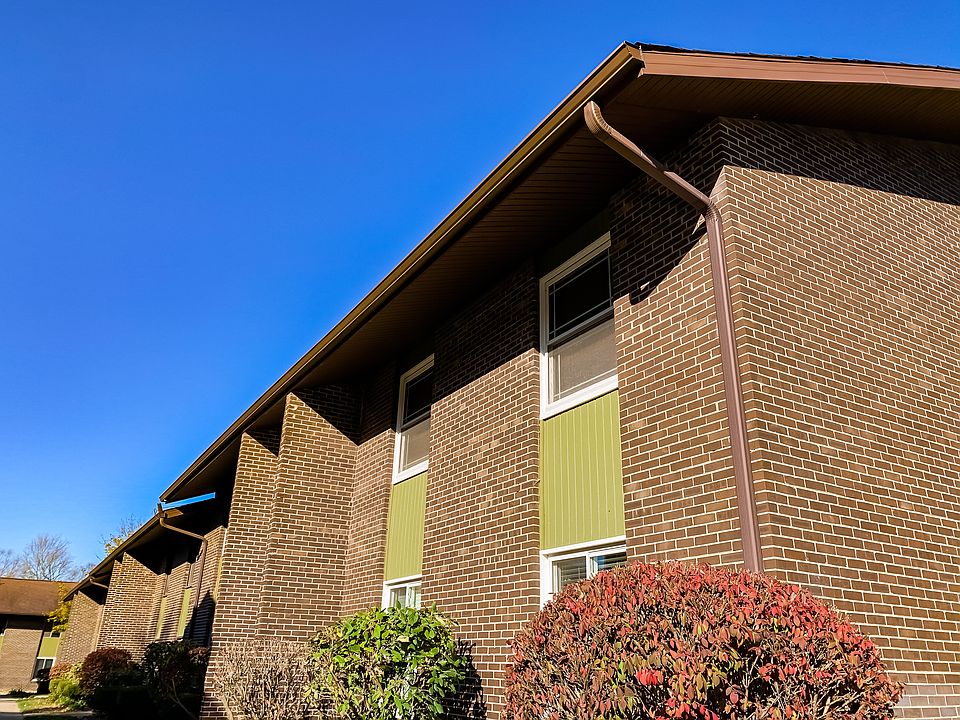 Topsfield Building Exterior