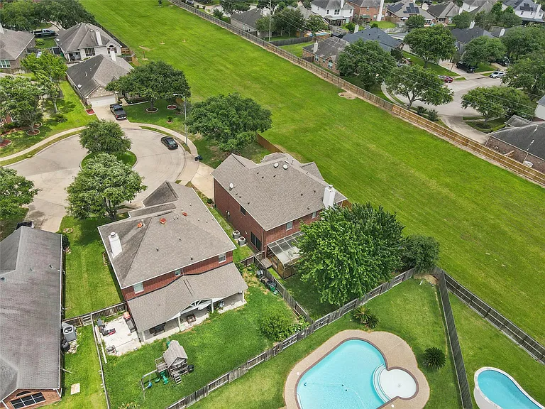 4803 Windcross Ct — Photo 35