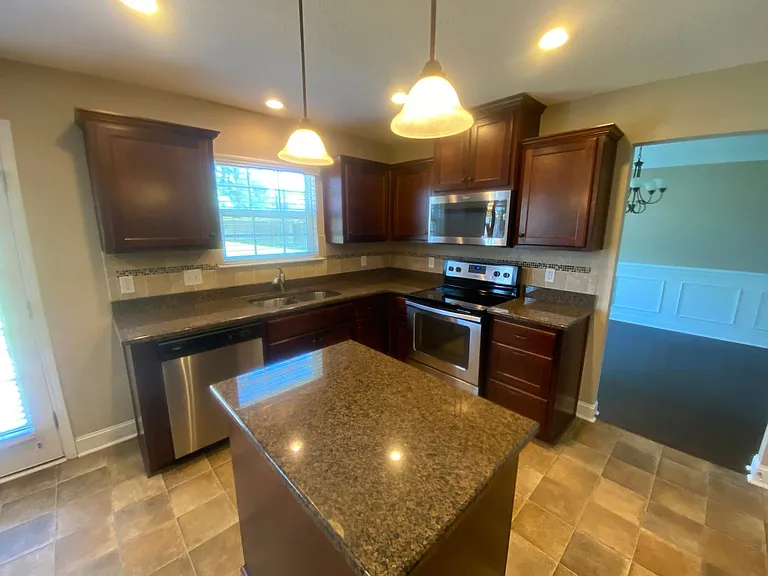 107 Powers Dr — Photo 10