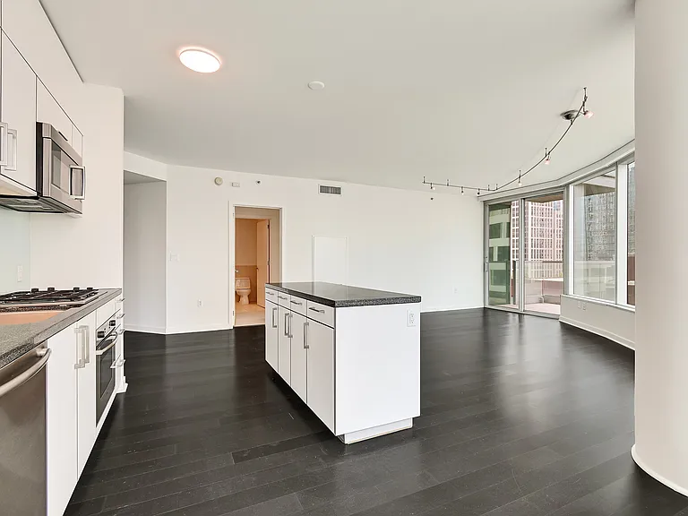 301 Main St #11B — Photo 14