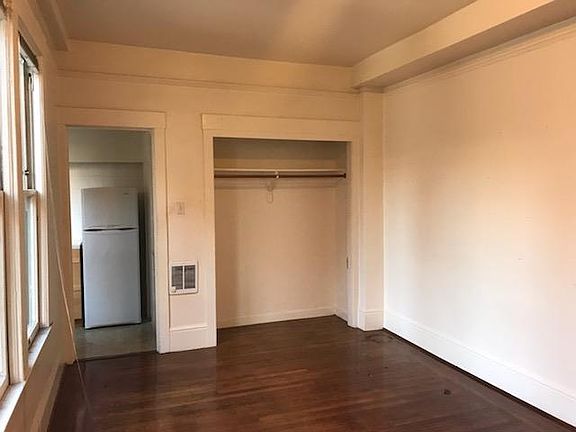 4th image of 237 Leavenworth St APT 205