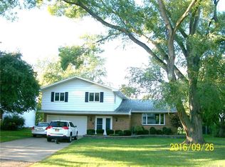 381 Howard Dr, Youngstown, NY 14174