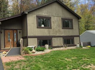 20 Morningside Dr, Latham, NY 12110