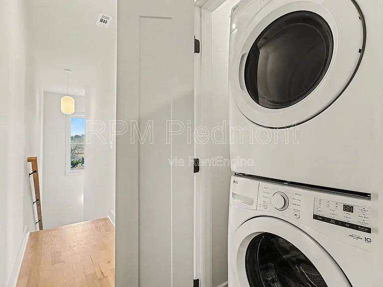 1081 Hill St SE #B — Photo 27