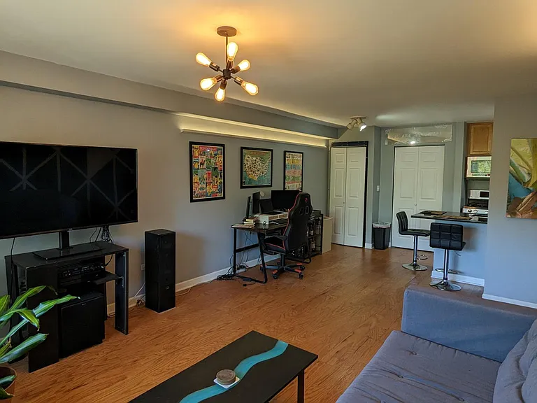 900 W Fullerton Ave #4G — Photo 2