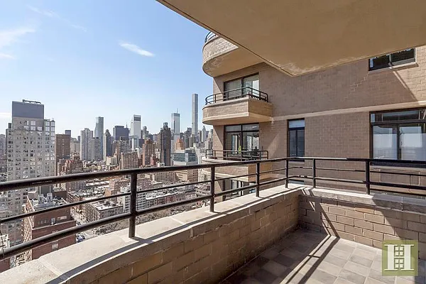 Sold by Halstead Real Estate | media 4