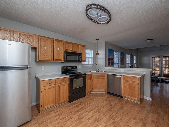 5th image of 9 Colombard Ct