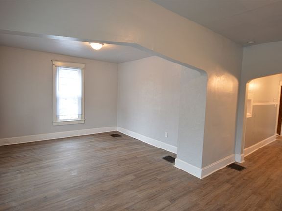 3rd image of 2332 Coyner Ave