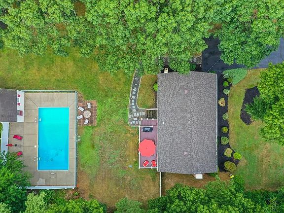 2nd image of 28 Montgomery Dr