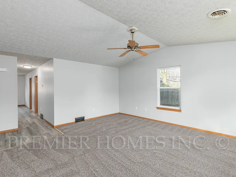 92 Meadow Wood Dr #C — Photo 3