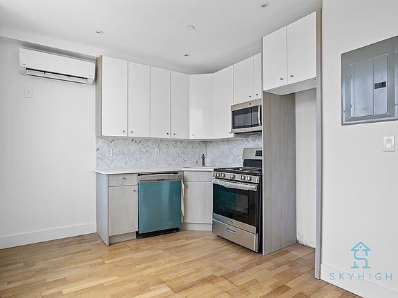 4th image of 701 Quincy St Floor 4