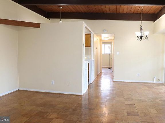 4th image of 4325 Americana Dr APT 202