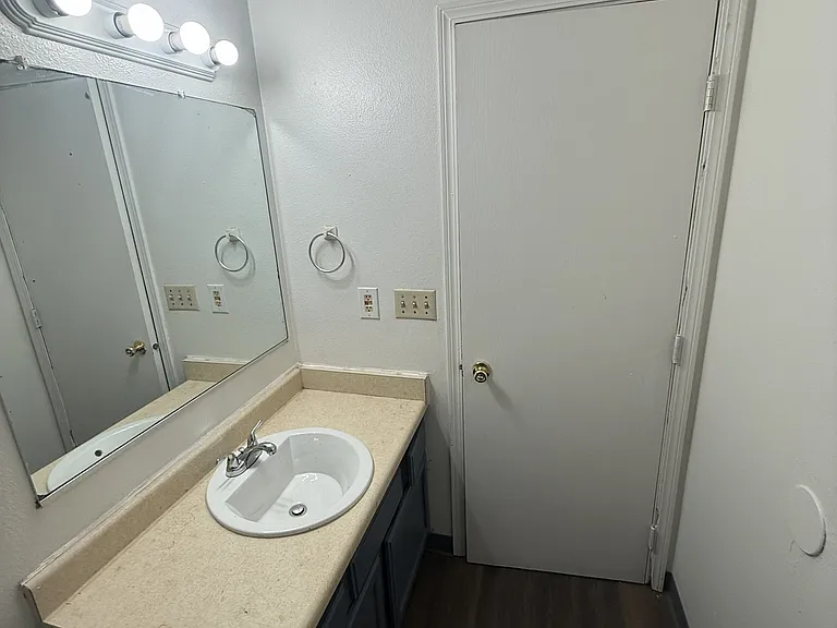 5821 Rocky Mountain Ct #D — Photo 6