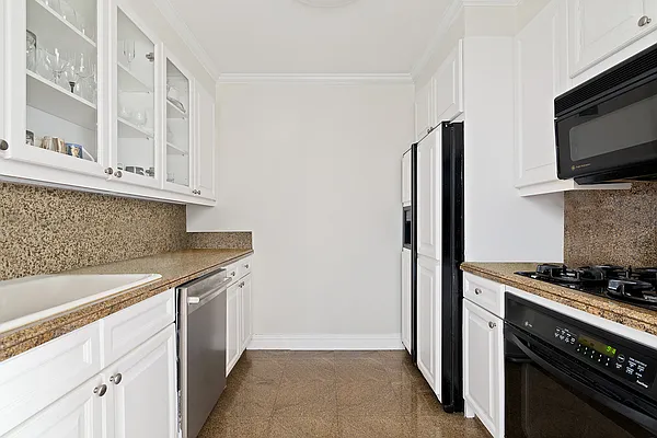 Rented by Compass | media 14