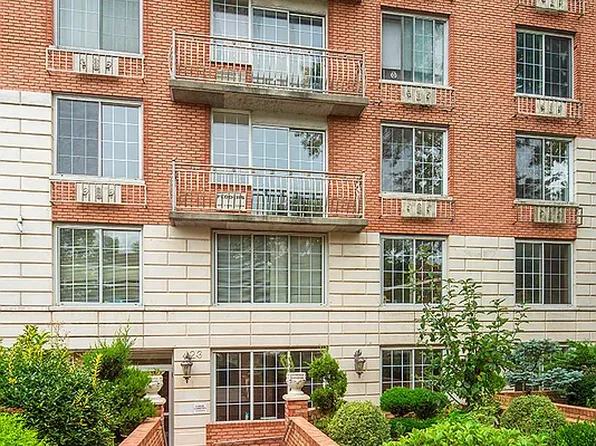 423 Ocean Parkway image 9 of 9