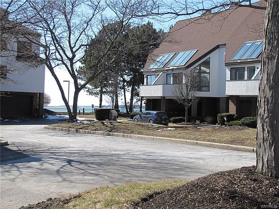 3rd image of 35 Harbour Pt