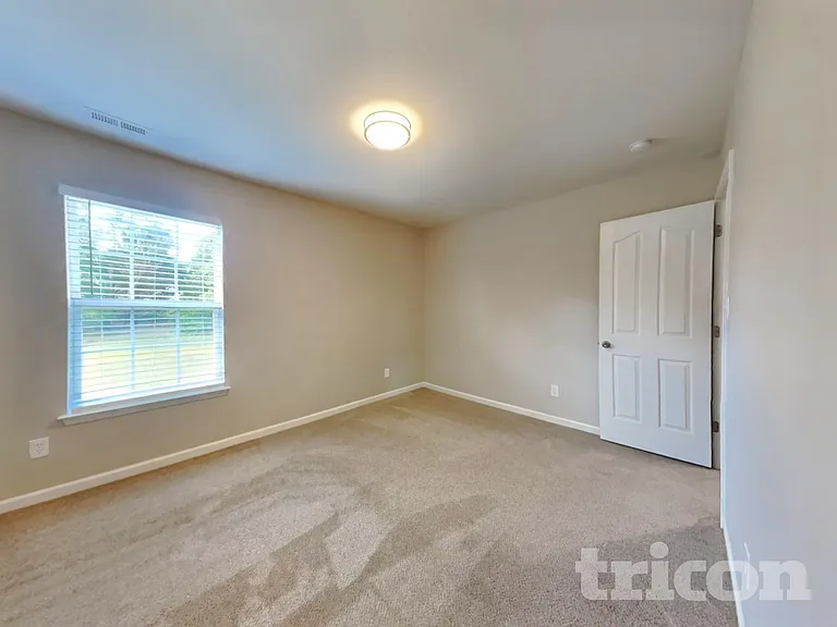 1129 Hawick Dr — Photo 11