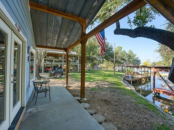 5th image of 1003 N Shorewood Dr