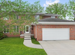 6868 N Concord Ln, Niles, IL 60714