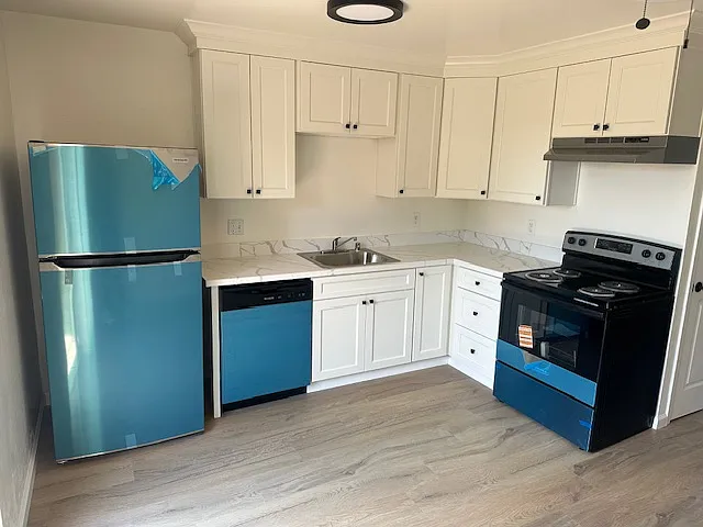 Kitchen - New Fridge, New Dishwasher, New Stove