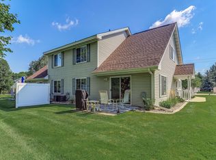 9061 Underwood Ln N, Maple Grove, MN 55369