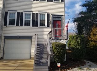 106 E Colonial Dr, Occoquan, VA 22125