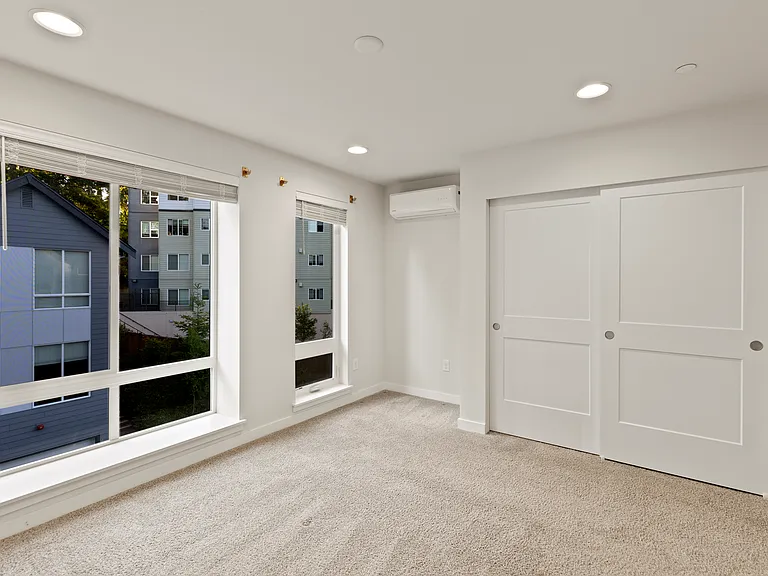 10945 NE 189th Pl #D — Photo 11