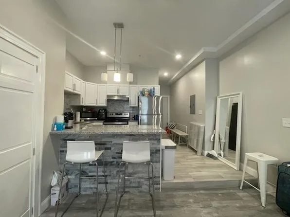 15 Pearl St #6, Lowell, MA 01852