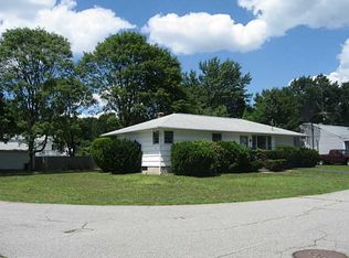 77 Glenbrook Rd, Warwick, RI 02889