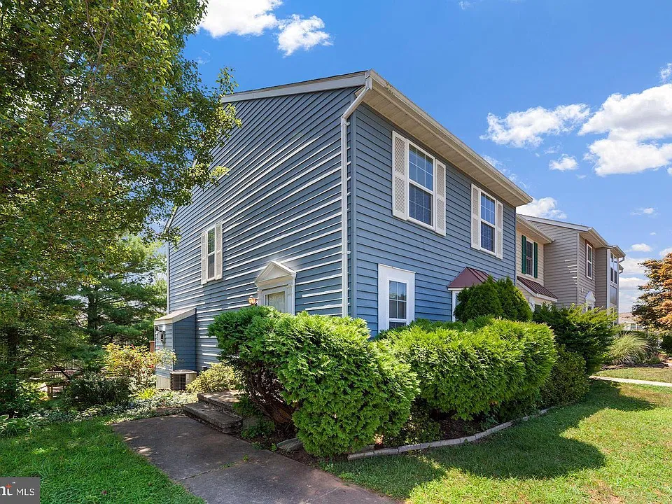 1211 Seron Ct