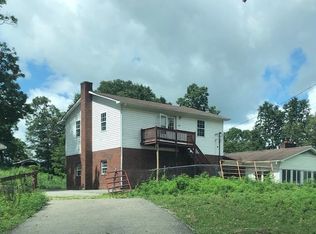 304 Hayes Hl, Tazewell, VA 24651