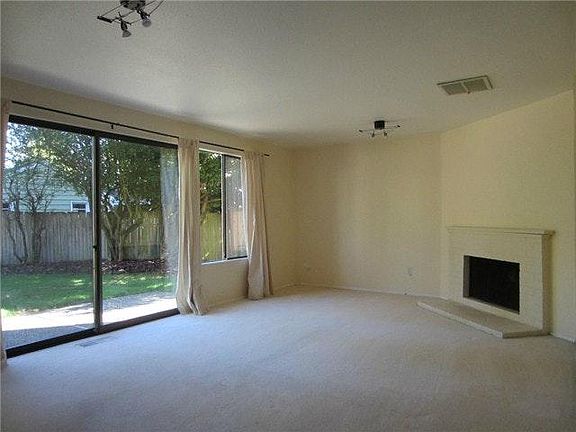 5th image of 14722 NE 61st Ct