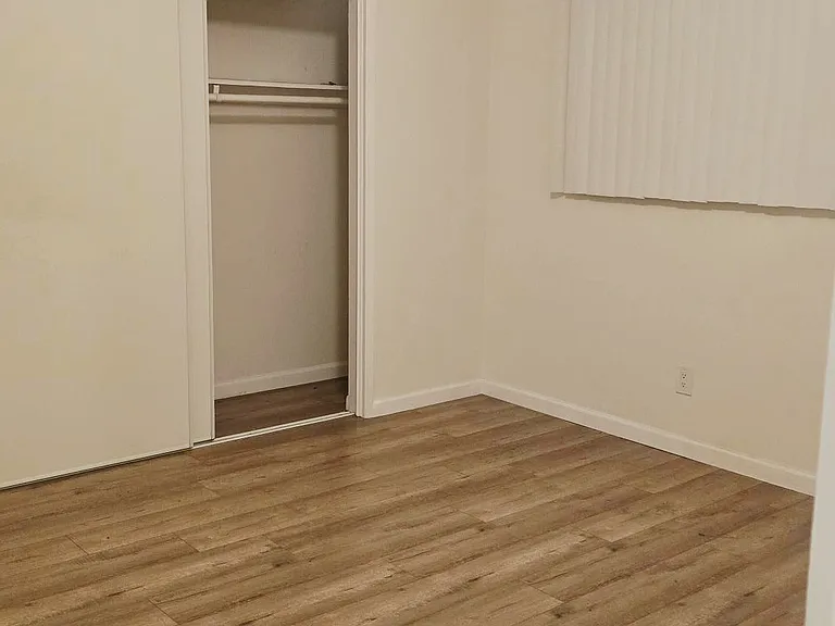 429 Lincoln Ave #4 — Photo 3