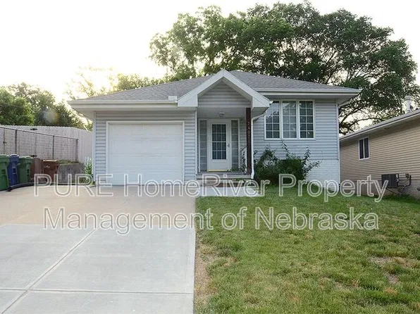 7407 S 18th St, Bellevue, NE 68147
