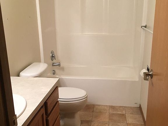2nd image of 305 Southern Ave APT 4