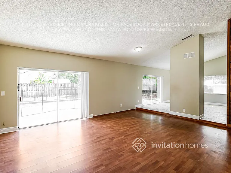8400 NW 49th St — Photo 3