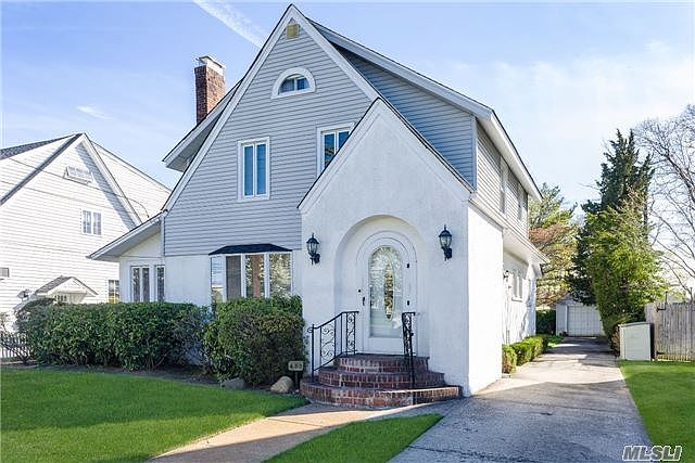 1st image of 457 Windsor Pl