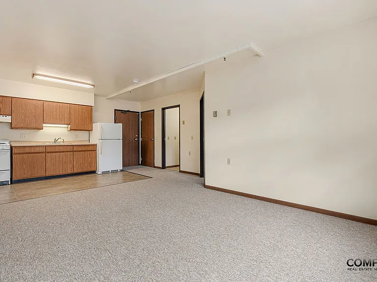 414 Doty St — Photo 4