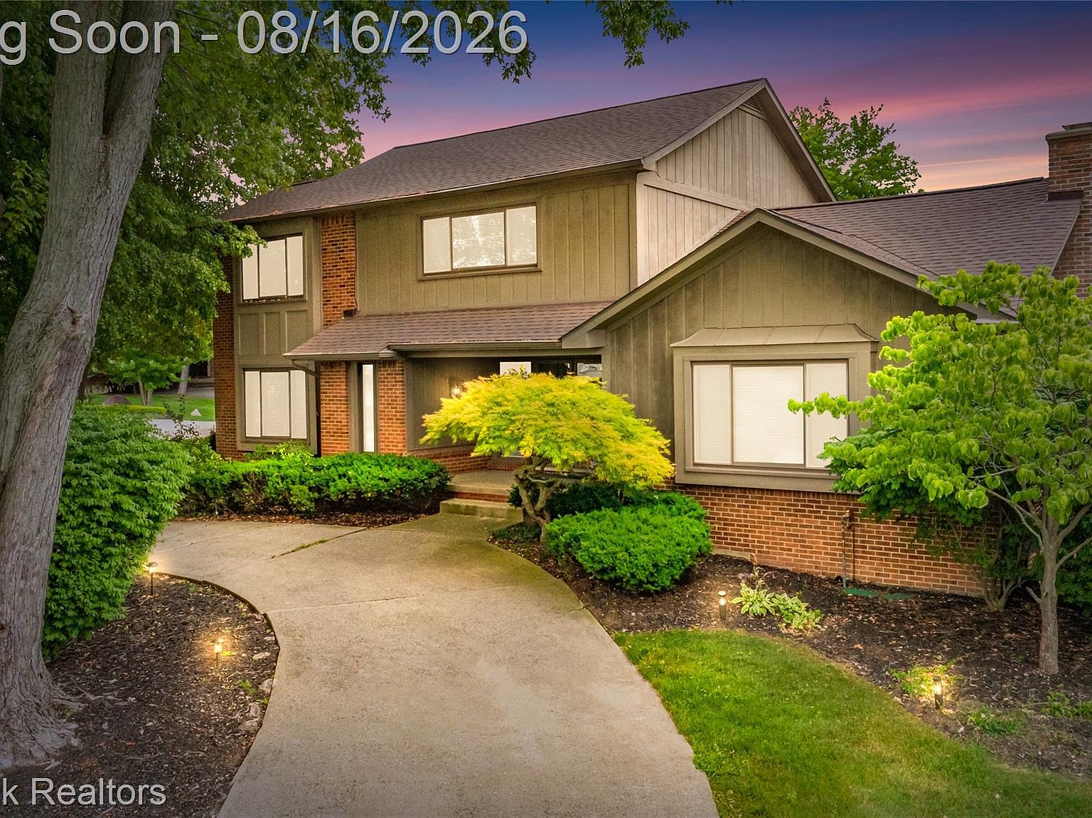 3846 Spanish Oaks Dr, West Bloomfield, MI 48323