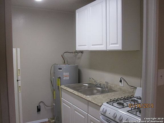 4th image of 119 Holland Ave APT B
