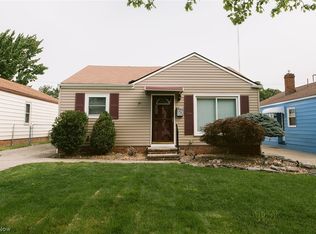 2906 Center Dr, Parma, OH