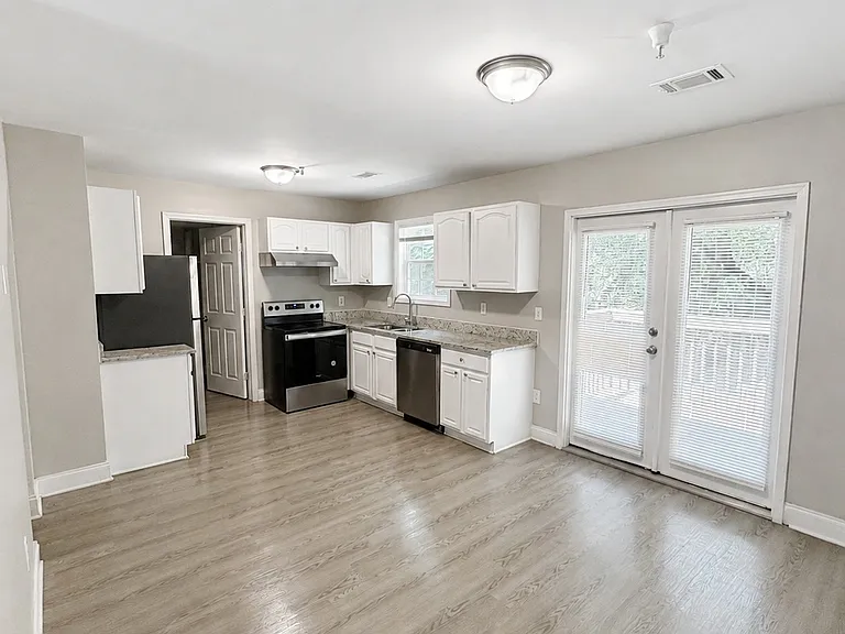 1240 Pinedale Cir NW — Photo 9
