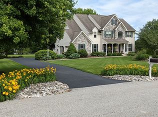 218 Lewis Farm Dr, Cochranville, PA 19330